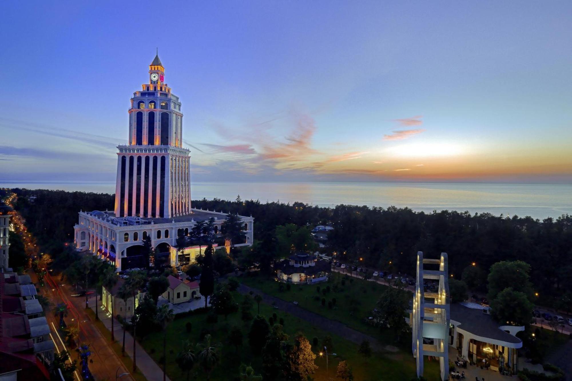 Sheraton Batumi Hotel Eksteriør billede The tower at sunset