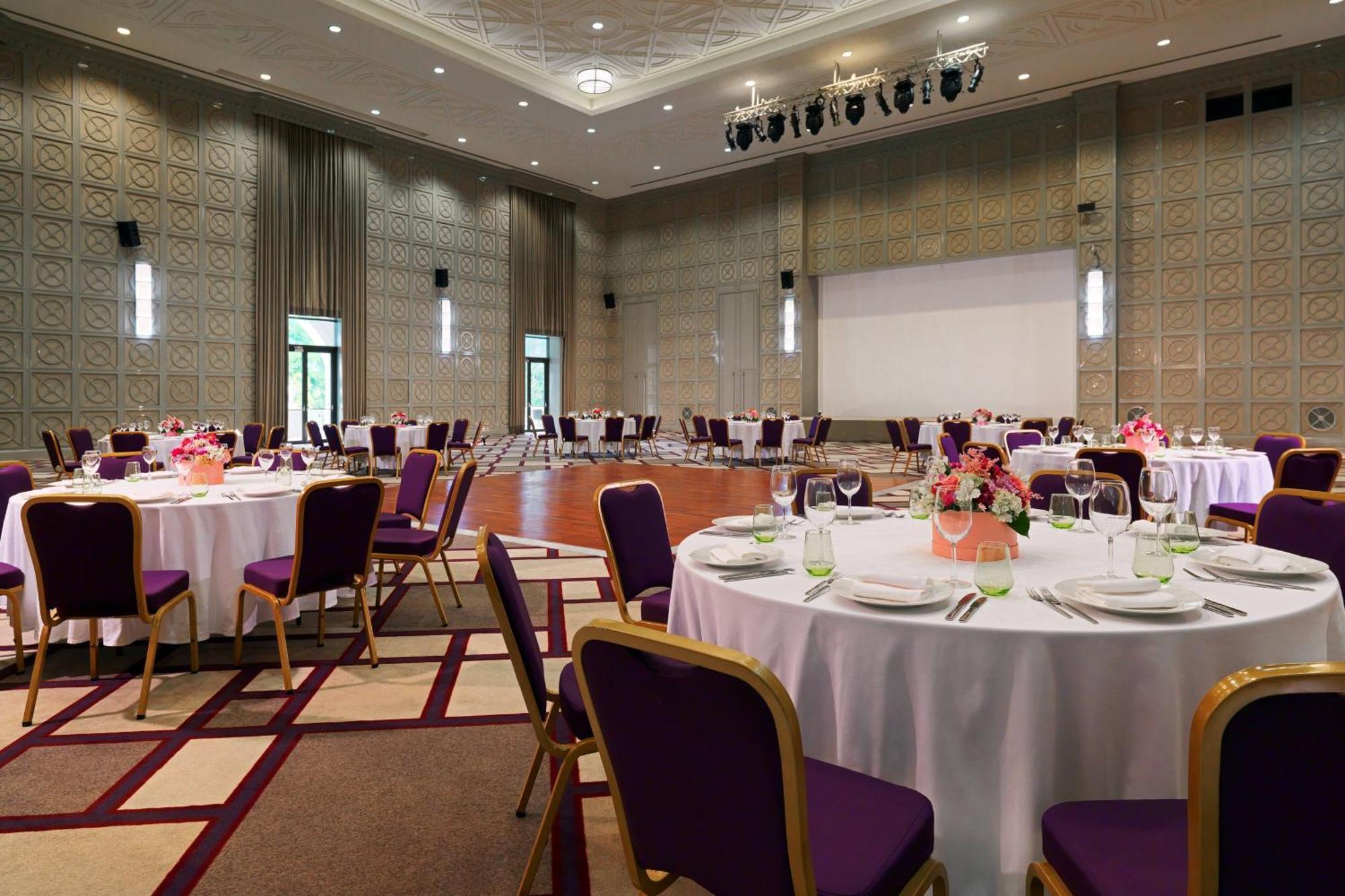Sheraton Batumi Hotel Eksteriør billede The ballroom